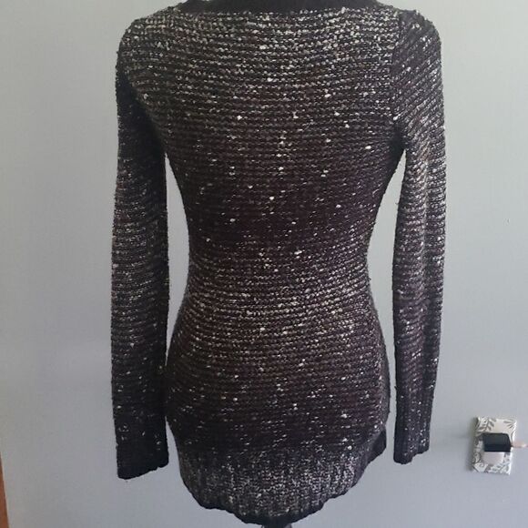 BCBGMaxazria Sweater!🖤🤎🤍   - Picture 4 of 9